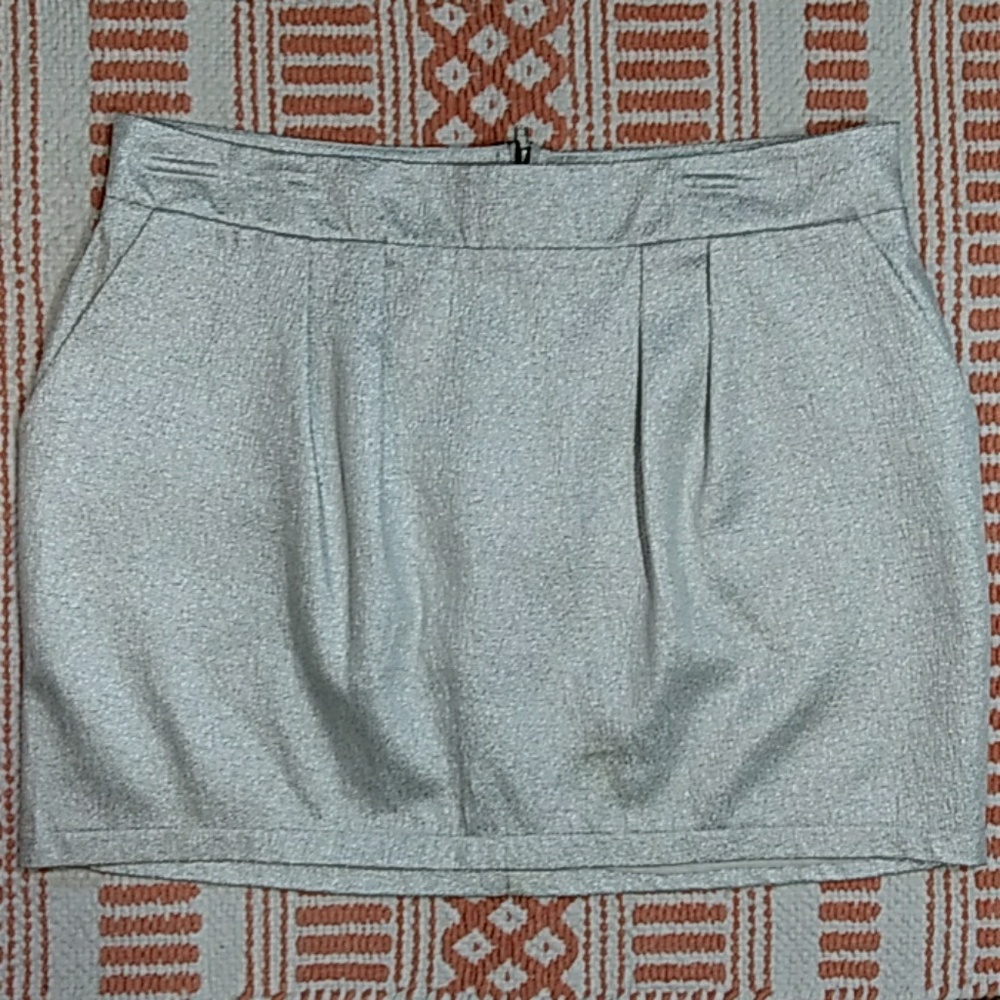 BNWT Nordstrom Eight Sixty Silver Deco Skirt M